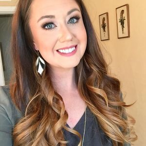 Meet your Posher, Courtney